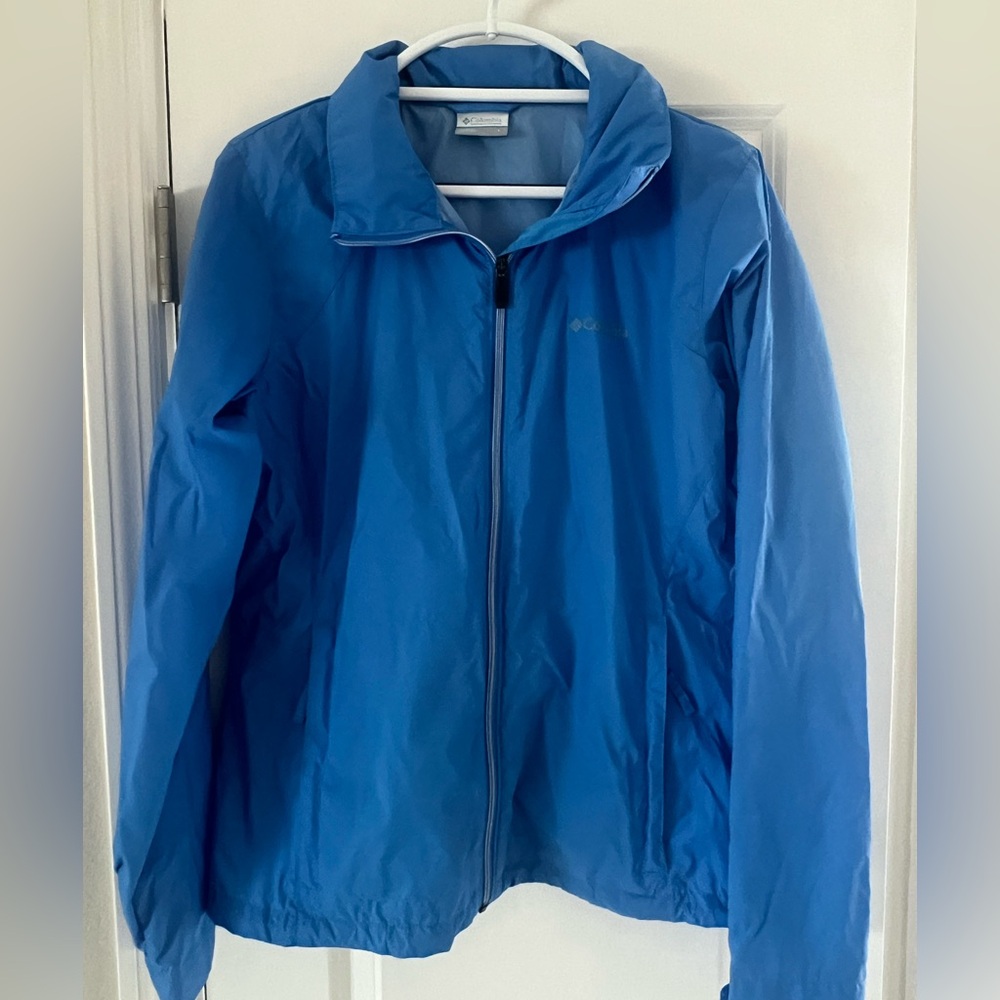 Columbia Women’s Large Rain Jacket with Hidden Hood in Collar